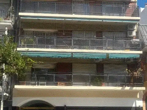 DEPTO 4AMBIENTES C/DEPSERV  SUITE COCHERA 137 M2 EXC  