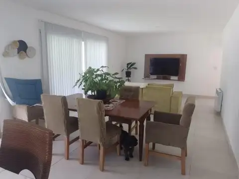 Excelente casa en venta San Eduardo Pilar del Este