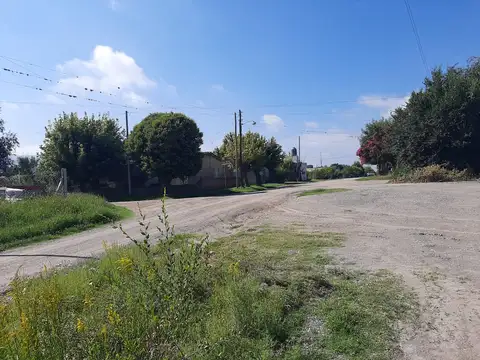 Joaquin Castellanos esq. 9 de Julio 100