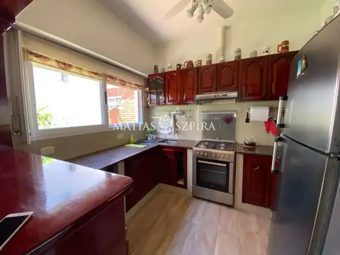 Casa 5 ambientes con 3 baños