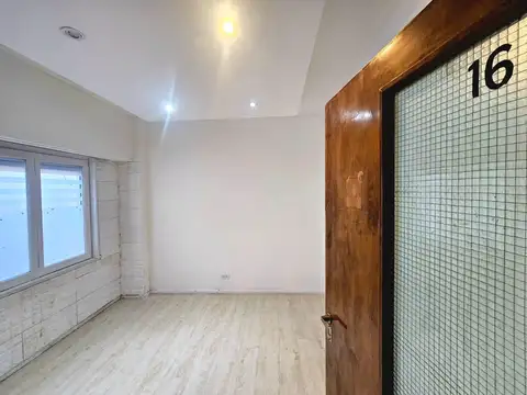 Oficina en Alquiler en Centro, $ 280.000