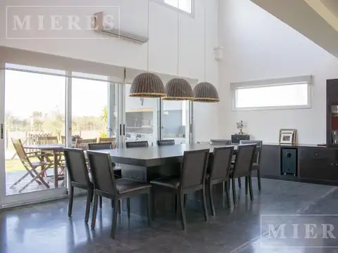 Casa en alquiler anual amoblada, sobre lote interno en Haras de Santa Maria barrio Molino Norte