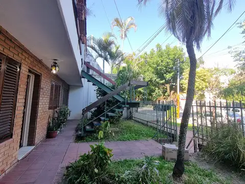 Casa u oficinas+2 departamentos+hermoso terreno céntrico!