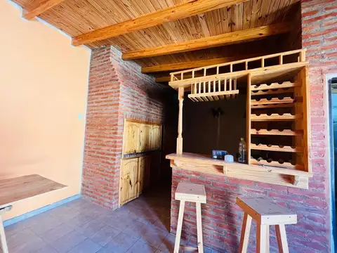 CASA 3 DORMITORIOS Y QUINCHO ZONA NORTE