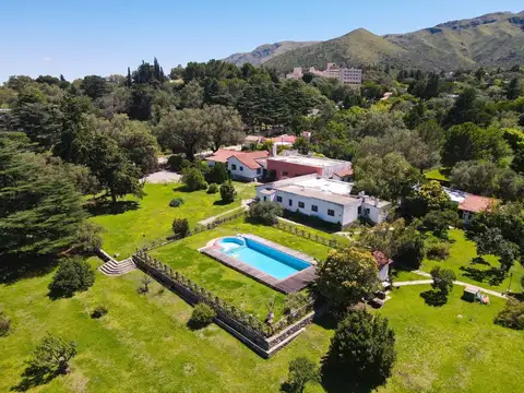 VENTA GRAN CASONA LOS COCOS EX HOTEL PARQUE