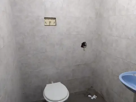 Locales con vivienda de 3 amb. en ph.