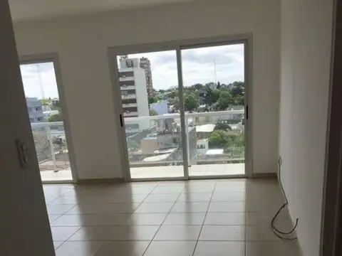 ALQUILER DEPTO 1 DORMITORIO Y COCHERA EN 7 Y 36