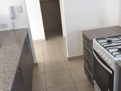 ALQUILER DEPTO 1 DORMITORIO Y COCHERA EN 7 Y 36