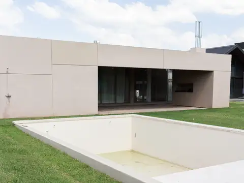 Casa de 4 dormitorios amoblada - San Sebastián - Funes