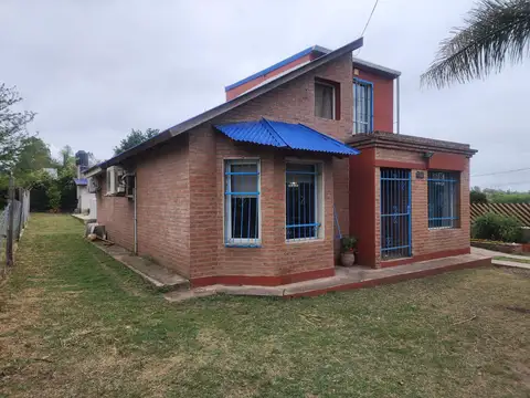 Casa 4 ambientes con 2 baños