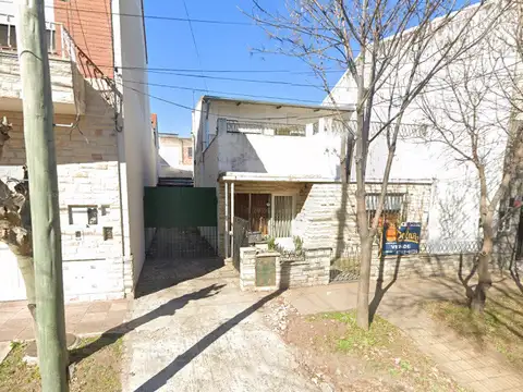CASA CON DEPARTAMENTO Y GALPÓN / DEPÓSITO ZONA C1A