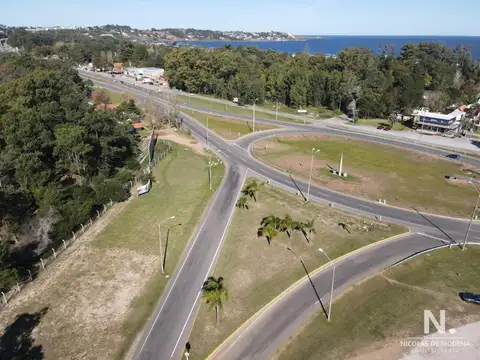 Alquiler anual de local en Solanas - Punta Ballena