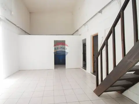 Alquila Casa 8 dormitorios 2 baños La Figurita