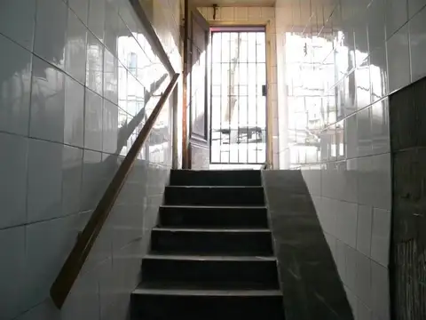 VENTA CASA CON LOCAL EN ESQUINA APTO PRA TODO  SIN EXPENSAS