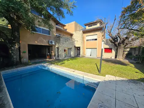 Casa 7 ambientes con 5 baños