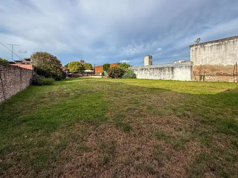 VENTA/ PERMUTA- Quincho con Pileta de amplias dimensiones, Perú 1800- Armstrong, Santa Fe