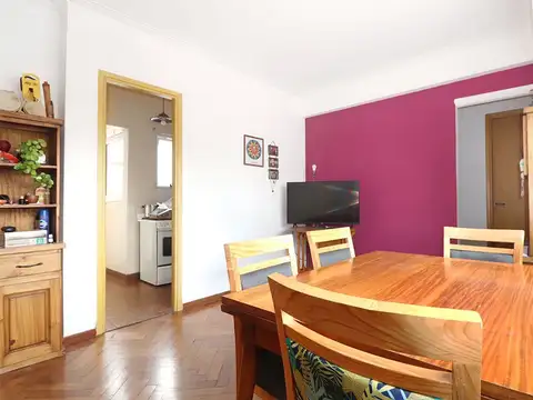 Venta departamento 4 ambientes con balcón Flores