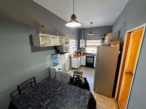 Lote con local, galpón y depto en Ramos Mejía