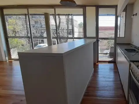 Departamento en Venta en San Isidro Vias / Rolon, USD 140.000