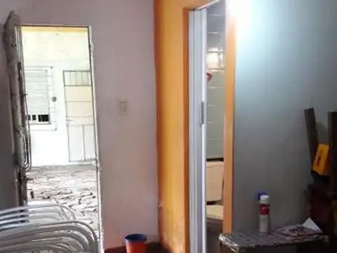 Casa 3 ambientes con 1 baño