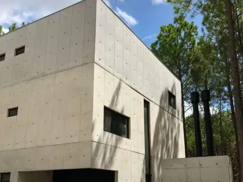 Casa en venta - 5 dormitorios 6 baños - 963mts2 - Pinamar