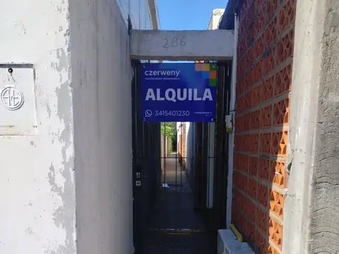 Casa de pasillo de dos habitaciones con patio en alquiler en Arroyo Seco