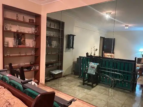 DEPARTAMENTO 4 AMB CON DEP. EN PB CON JARDIN