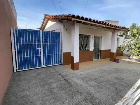 Alquiler de casa 2 ambientes amplia en Lanus!