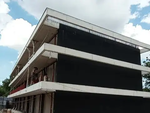 PRE VENTA DE DEPARTAMENTOS DE 2 AMBIENTES EN PRIMER PISO - MORON