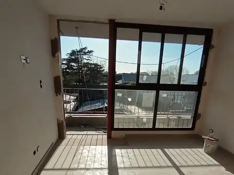 PRE VENTA DE DEPARTAMENTOS DE 2 AMBIENTES EN PRIMER PISO - MORON