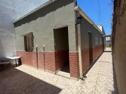 Casa interna en venta, NO PH. 2 o 3 dormitorios con gran patio