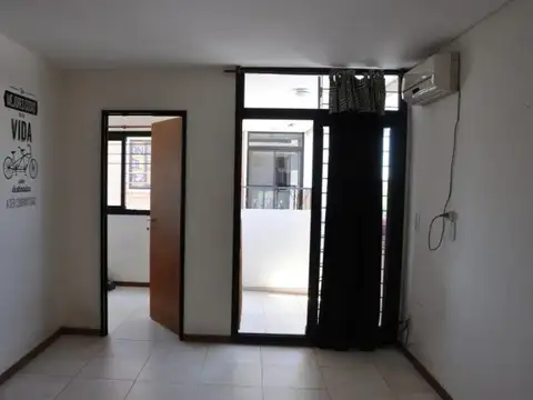 MONOAMBIENTE CON DORMITORIO DIVIDIDO