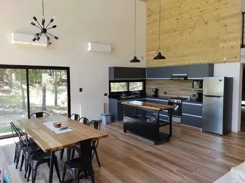 Casa 5 ambientes con 2 baños