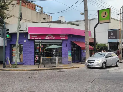 Av Arturo Ilia cruce con Av. República