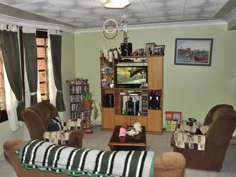 Casa 5 ambientes con 3 baños