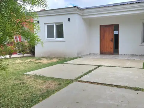 CASA DE 5 AMBENTES EN BRO. SAN RAMON. A ESTRENAR