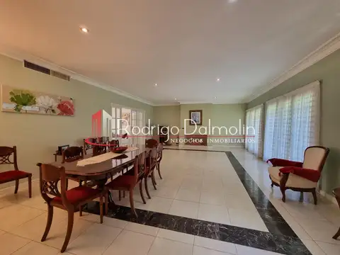 Casa 5 ambientes con 3 baños