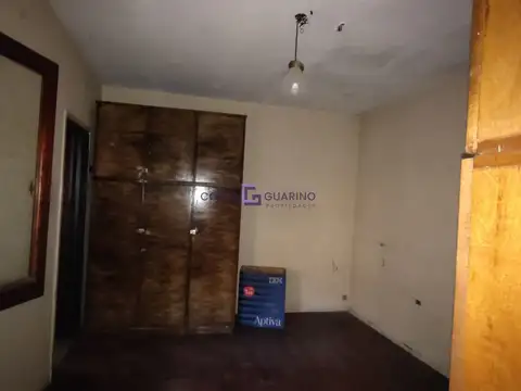 Excelente casa multifamiliar con 2 viviendas de 3 ambientes en 2 plantas