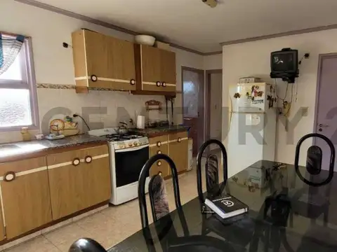 CASA 4 AMBIENTES CON LOCAL COMERCIAL Y DEPARTAMENTO 1 AMBIENTE VILLA PRIMERA MAR DEL PLATA