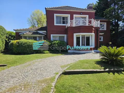 Casa con 5 dormitorios y piscina en Echeverria Del Lago sobre lote de 900 m2 a espacio verde