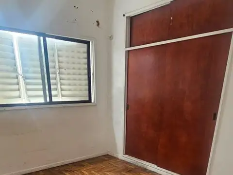 Depto Tipo Casa en Venta en Villa del Parque, USD 95.000