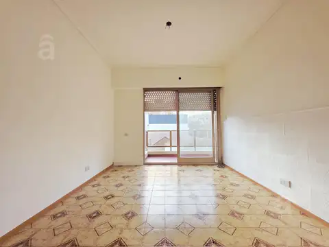 José Hernández al 3200 entre Aristóbulo del Valle y Belgrano