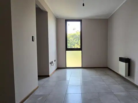 Z/ BV. MUTTIS, ESTAR COMEDOR LUMINOSO, COCINA, CALEFACTOR, PLACARES, TERRAZA COMUN Y ASADOR