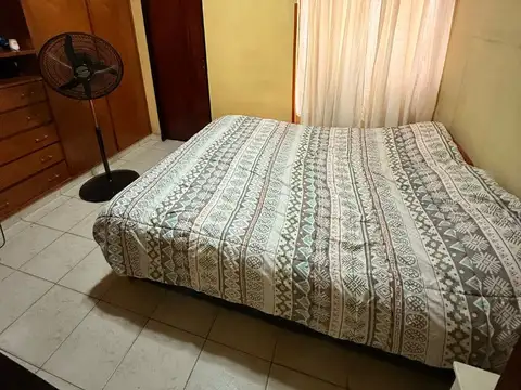 VERSALLES.CANGAYE  800.CASA LOTE PROPIO 8.66 X 18 4 AMB.JARDIN AL FTE. GARAGE.TERRAZA ESCUCHA OFERTA