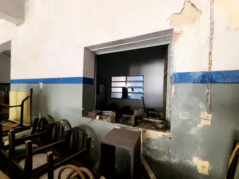 Galpon en Venta 34  mts Fondo