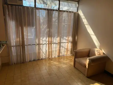 OFICINA Comercial con espacio guar. Caseros centro