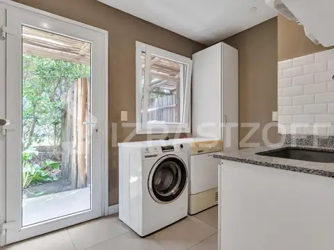 Casa en venta en Las Liebres, 3 dormitorios, playroom, jardin y pileta