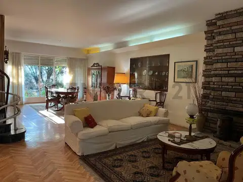 Casa en Venta con 1 cochera