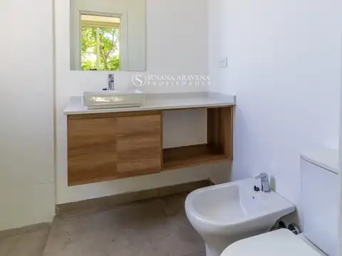 Casa 7 ambientes con 5 baños