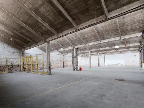 IMPRESIONANTE GALPÓN EN ALQUILER 